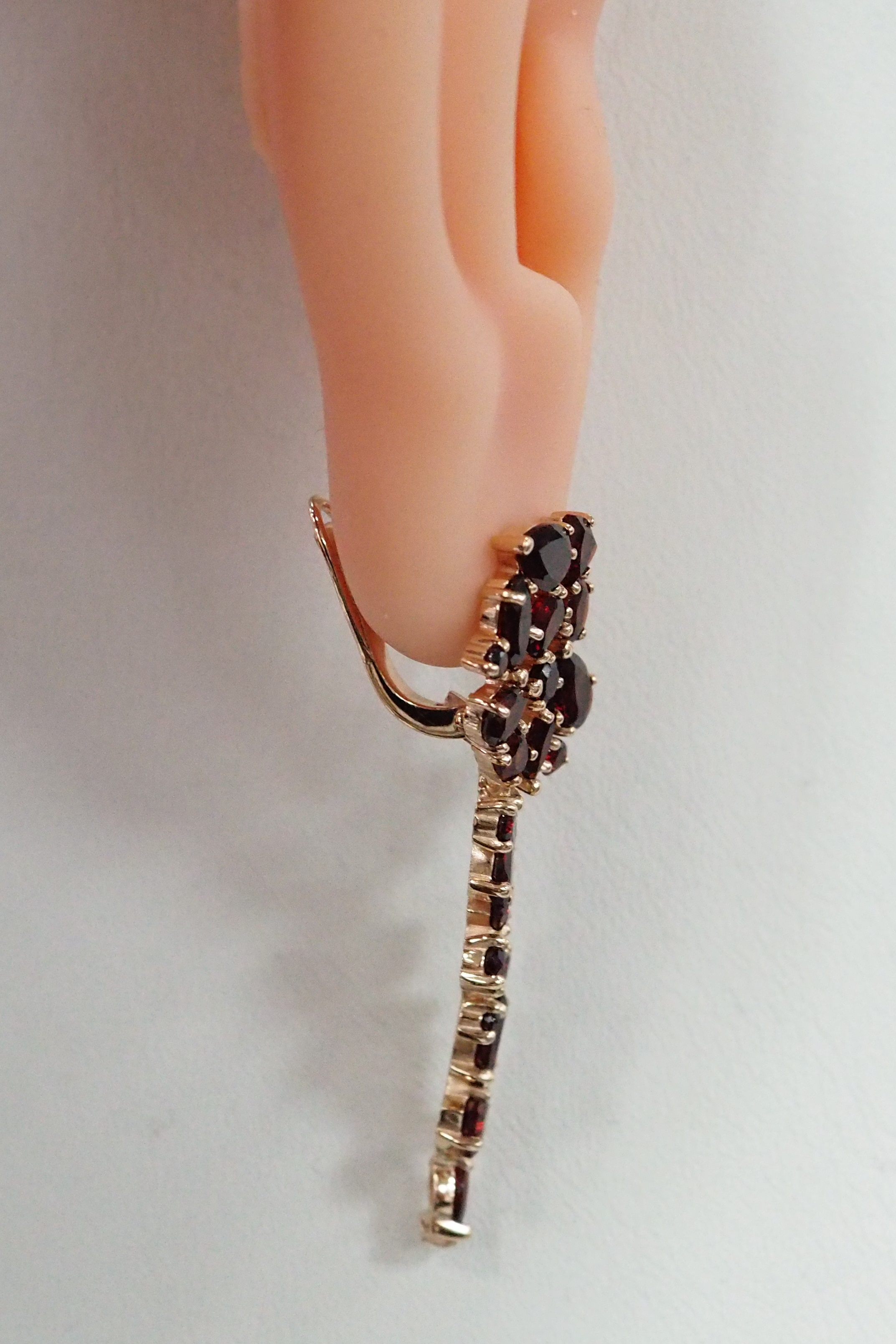 Серебряные серьги с гранатами